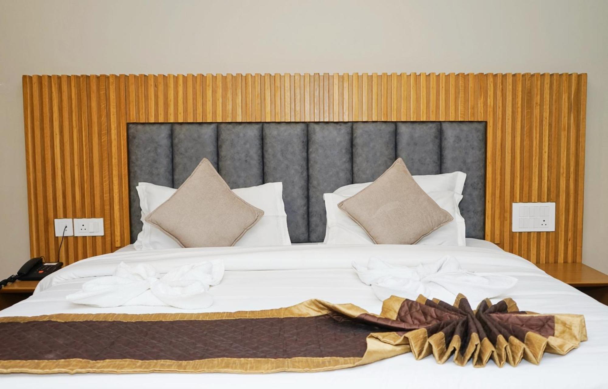 Hotel M And Resort McLeod Ganj Exterior photo